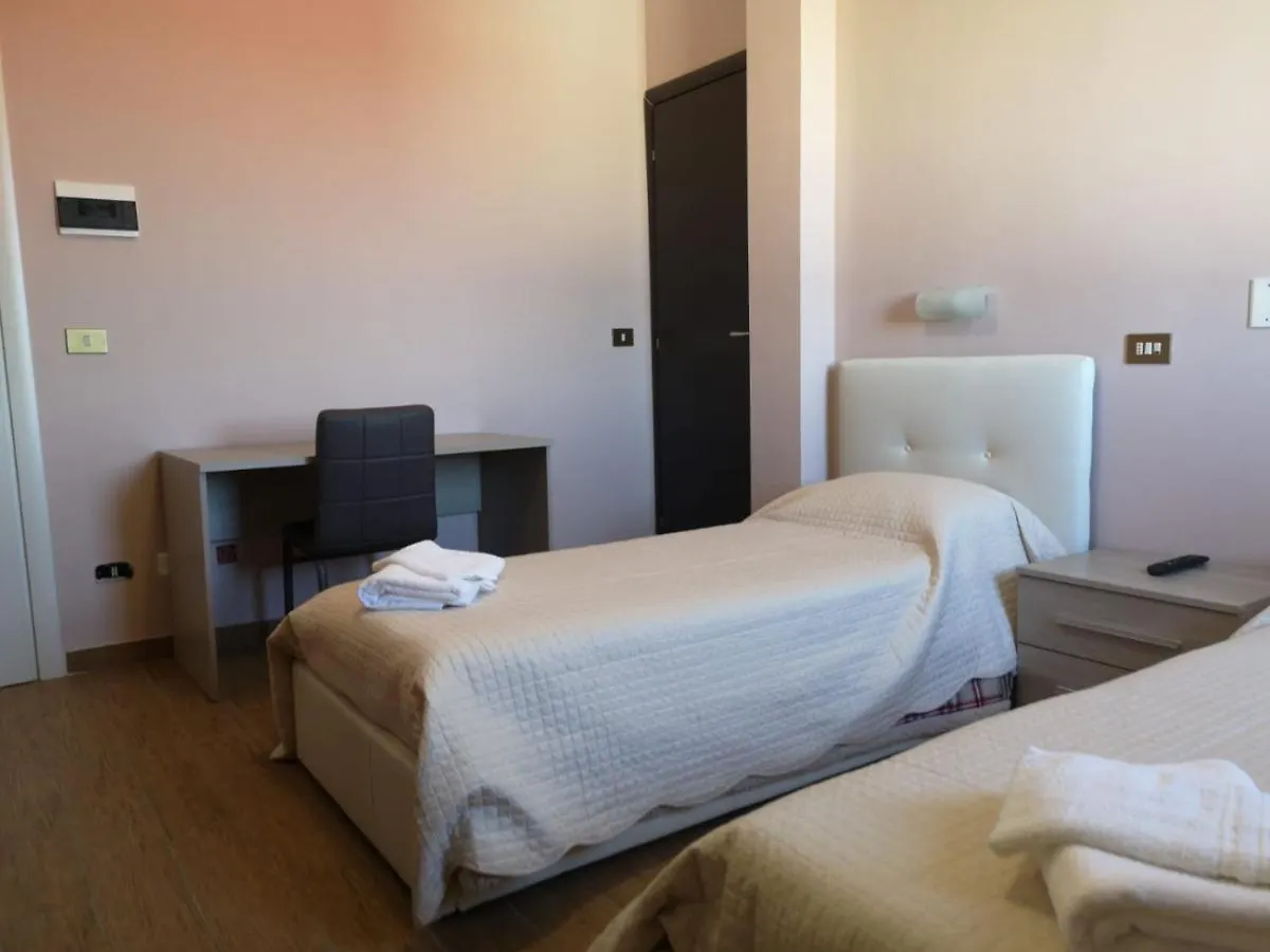 Albergo Ristorante Pizzeria Il Buongustaio 2*, Pieve del Cairo Olaszország